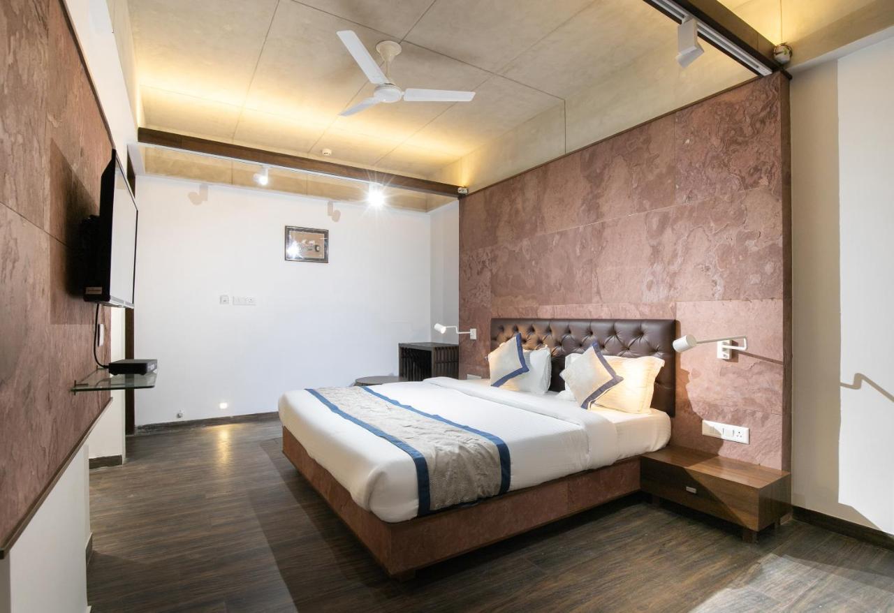 Palette - Hotel Welcome Kadi Екстериор снимка