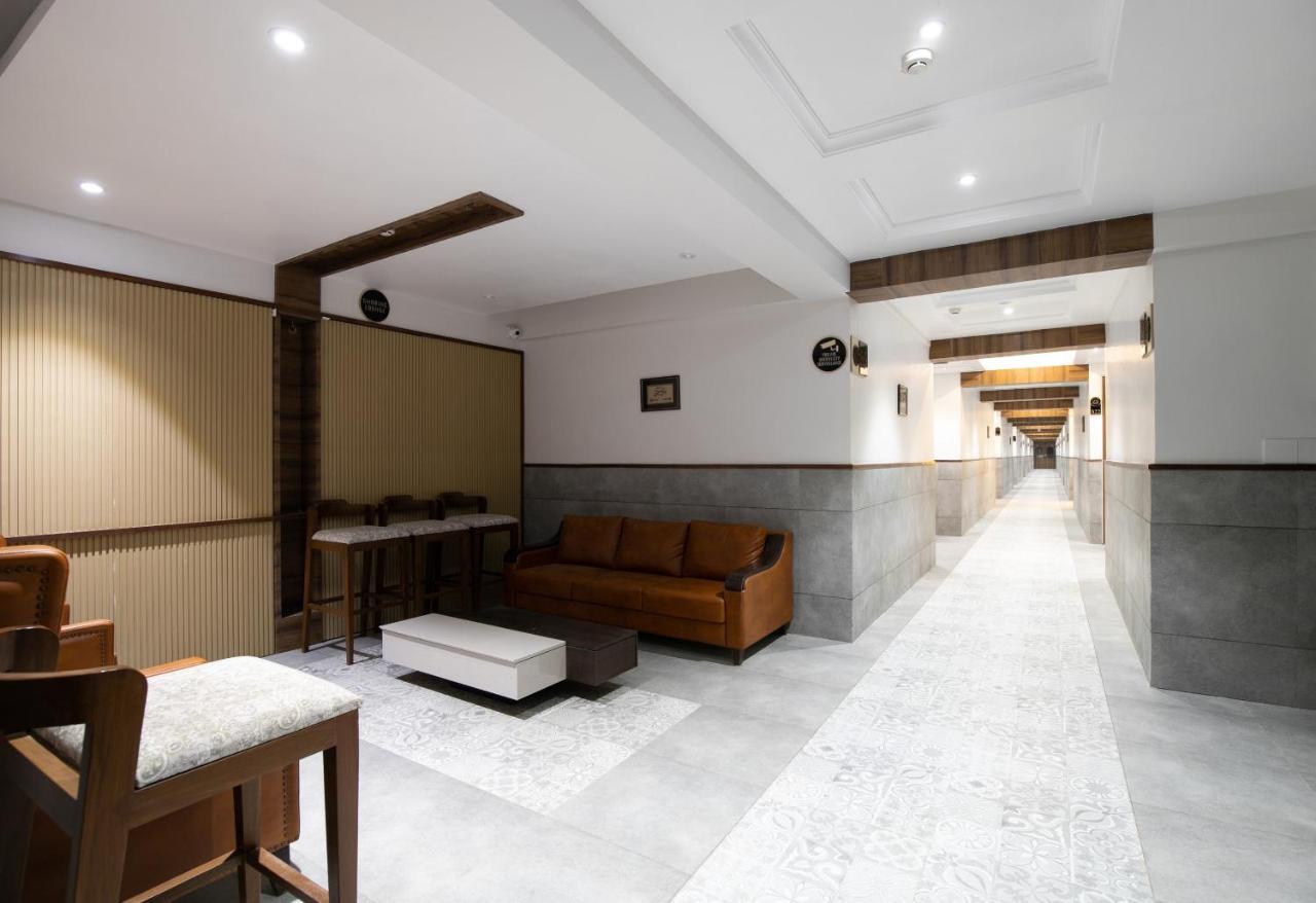 Palette - Hotel Welcome Kadi Екстериор снимка