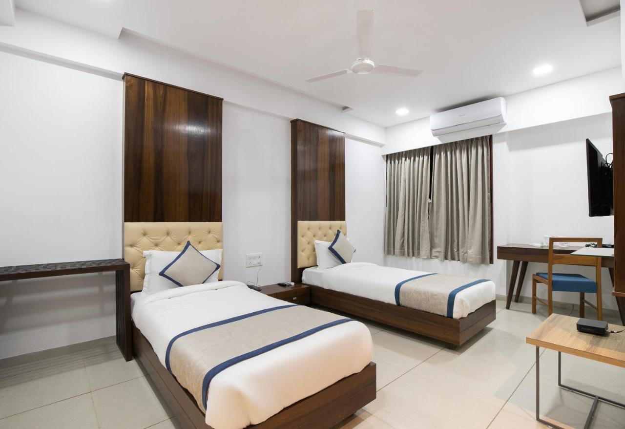 Palette - Hotel Welcome Kadi Екстериор снимка