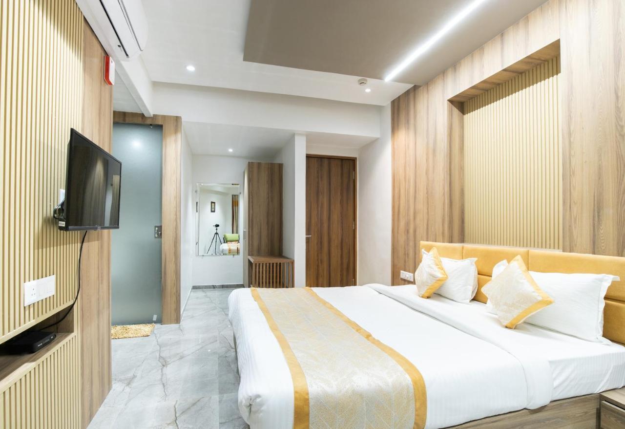 Palette - Hotel Welcome Kadi Екстериор снимка