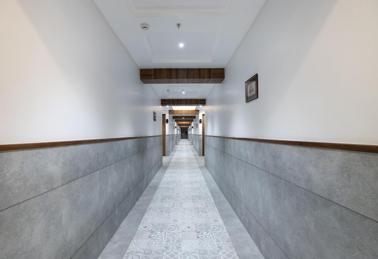 Palette - Hotel Welcome Kadi Екстериор снимка