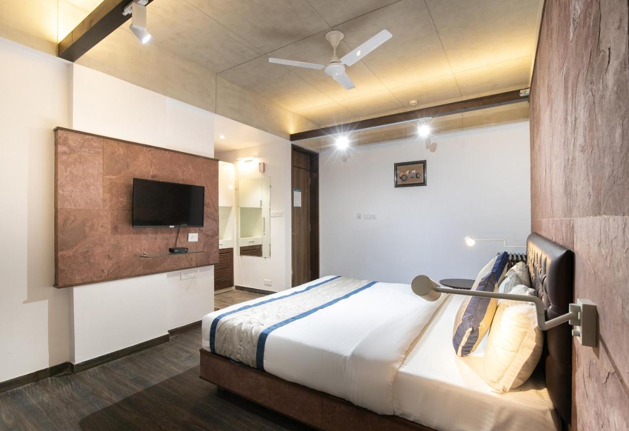 Palette - Hotel Welcome Kadi Екстериор снимка